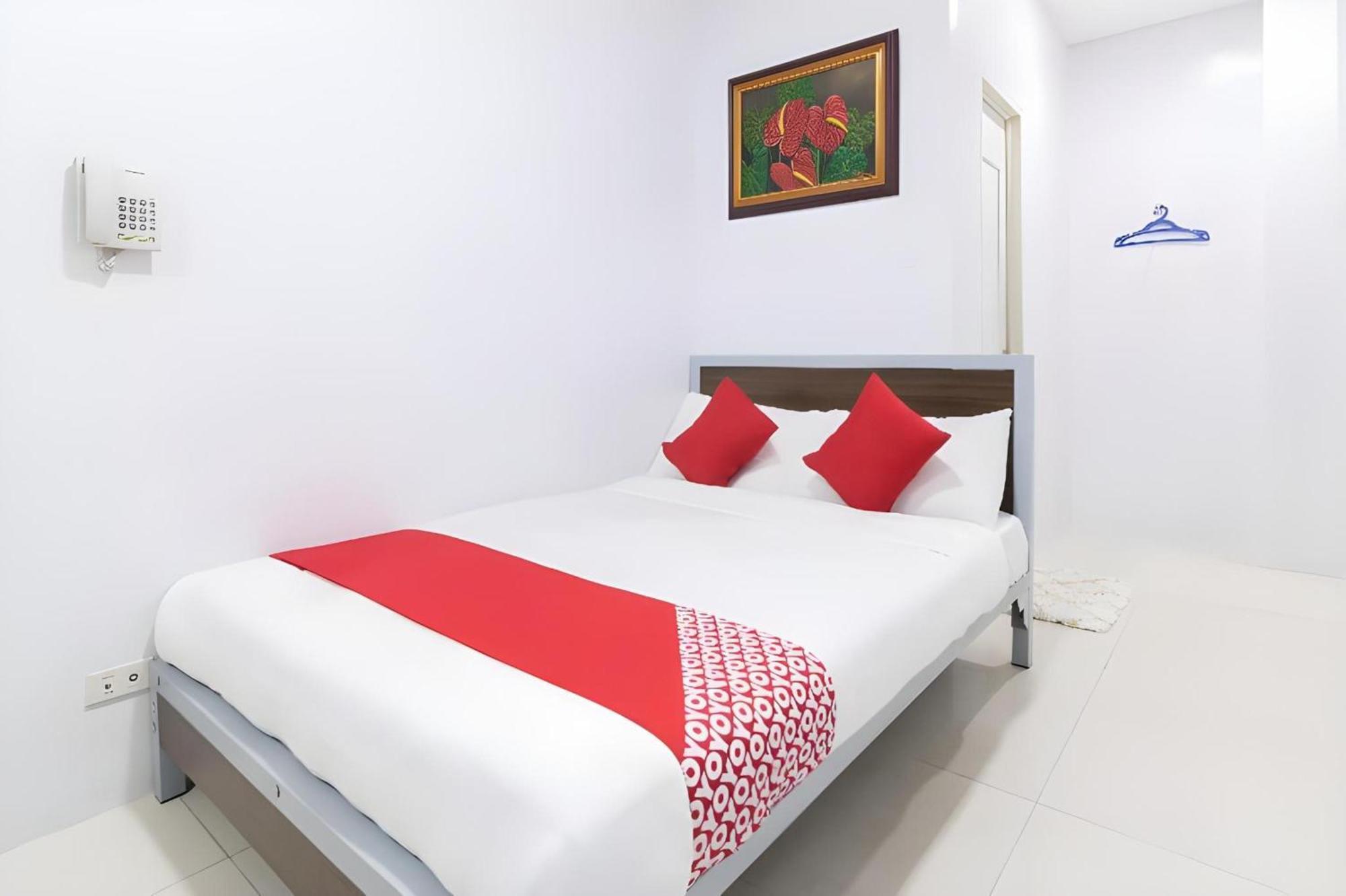 Oyo 152 Sangco Condotel Manilla Buitenkant foto